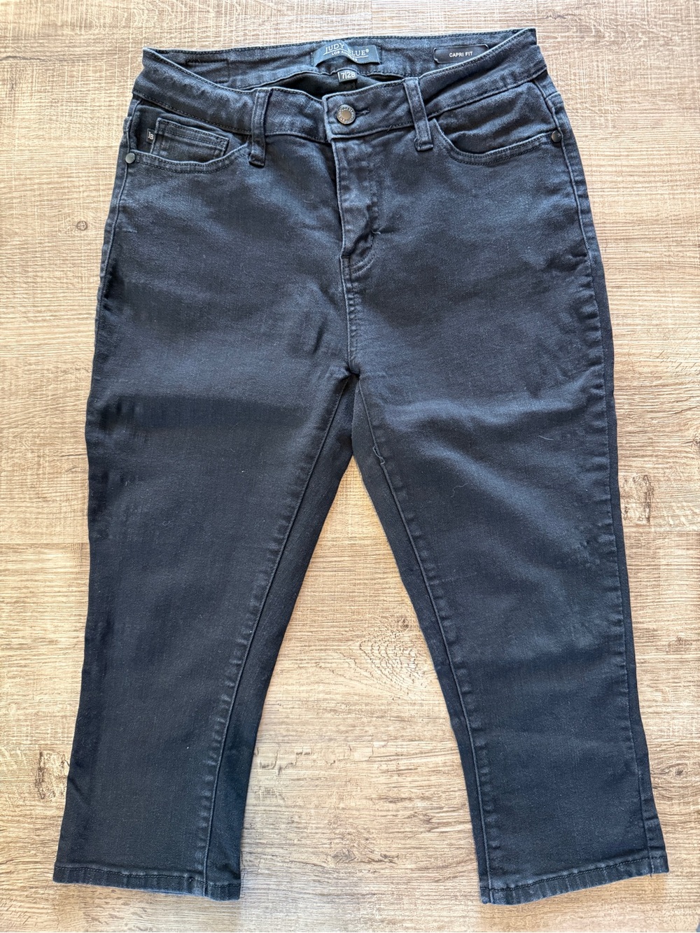 Judy Blue Black Capri Jeans